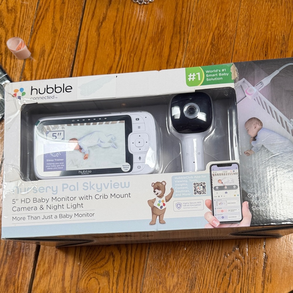 Hubble Nursery Pal Skyview 5” Baby Monitor w/crib mount, camera and night light